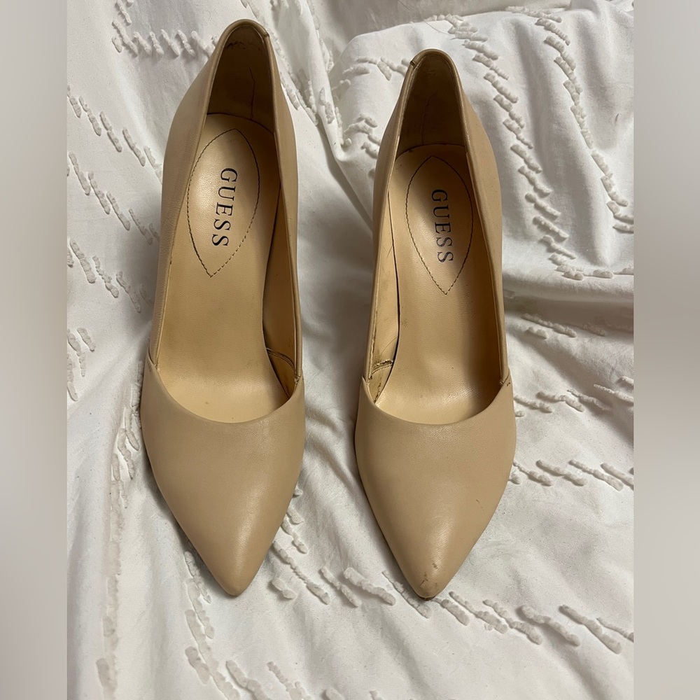 Guess Nude Leather Pumps